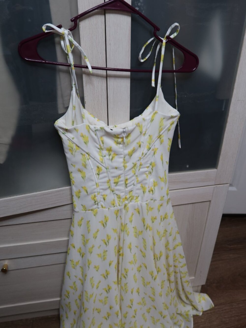 House of CB Yvette Floral Print Midi Dress - Picture 2 of 4